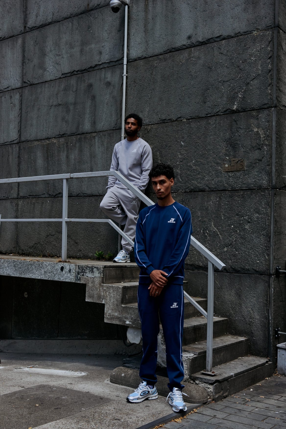 CONTRAST STITCH SWEATER | ALLOY GREY / WHITE - Image 6